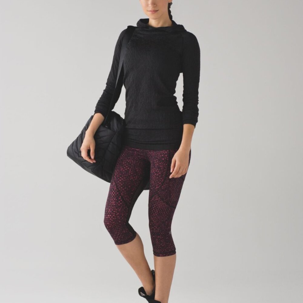 Lululemon Outrun 17" Crop-Size 6-Shatter Weave Dust Coral Plum / Black -Pockets!